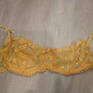 Sexy flirty  lace yellow‎ bra